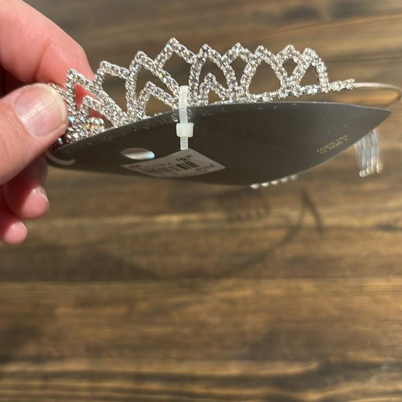 Adrene rhinestone decorative tiara New - Picture 4 of 5